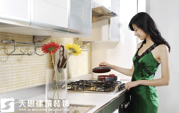 <a href=http://www.huadesports.cn/anli/ target=_blank class=infotextkey>合肥工裝</a>公司